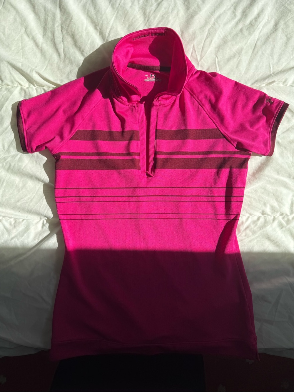 XS Like New Under Armour Heat Gear Women’s Golf Shirt Hot Pink Performance Polo